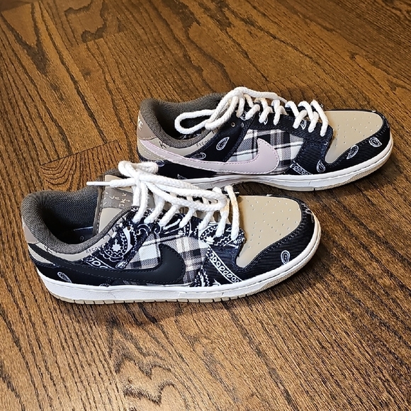 No Brand Other - Patchwork Paisley Sneakers in Black and Tan